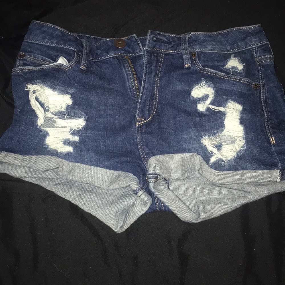 Short ripped shorts